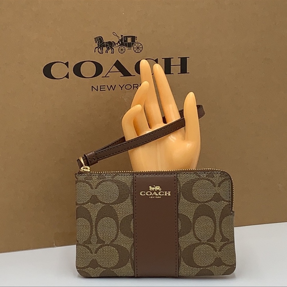 COACH Corner Zip Wristlet In Signature Canvas - Picture 10 of 16